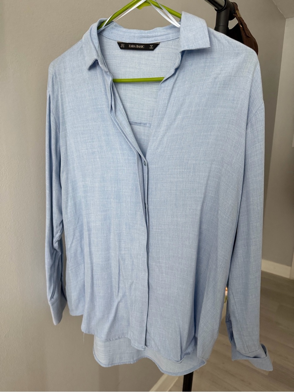 Zara Light Blue Button-Up Shirt (Medium) - Preloved 🩵